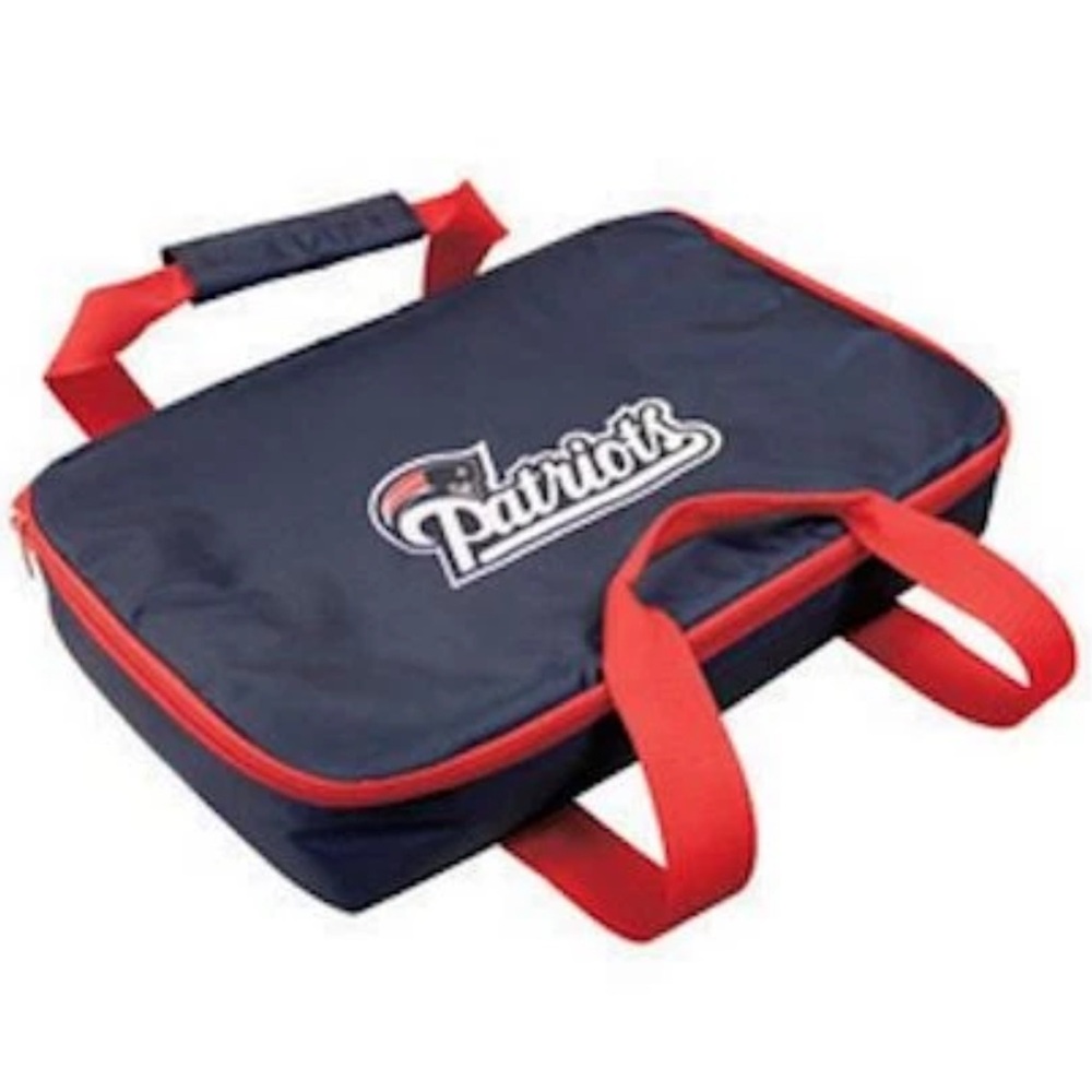 NFL Patriots Insulated Carrier & Lidded Glass Casserole/Cake Pan Retail:$37.95